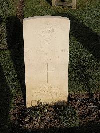 Le Mans West Cemetery - McMillan, Douglas William